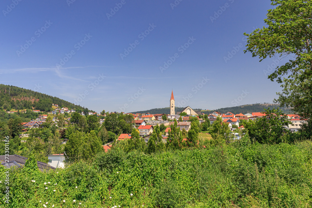 Blick auf den Luftkurort Hauzenberg bei Passau im Bayerischen Wald