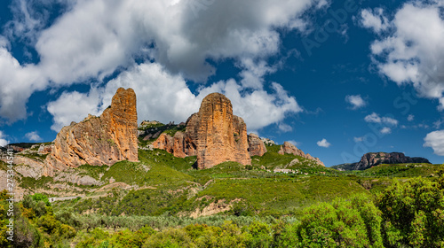 Los Mallos de Riglos Felsen bei Husesca in Nordspanien Panorama