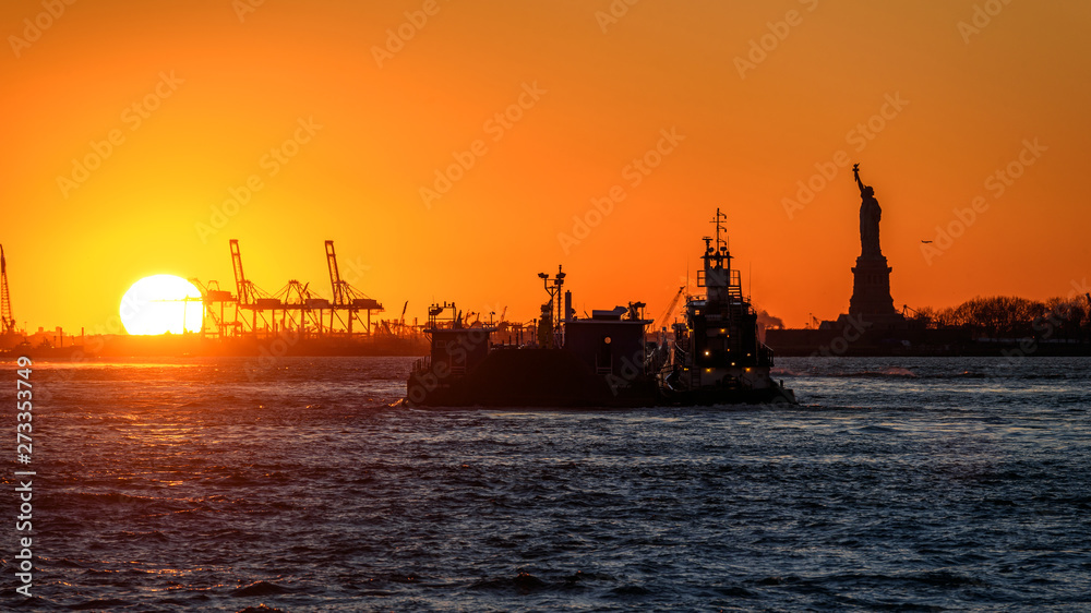 Sunset over Upper New York Bay (USA)