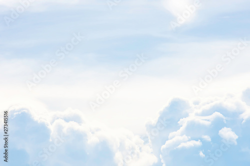 Fototapeta Naklejka Na Ścianę i Meble -  The beauty of the sky with clouds and the sun in summer.