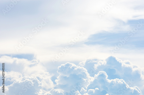 Fototapeta Naklejka Na Ścianę i Meble -  The beauty of the sky with clouds and the sun in summer.