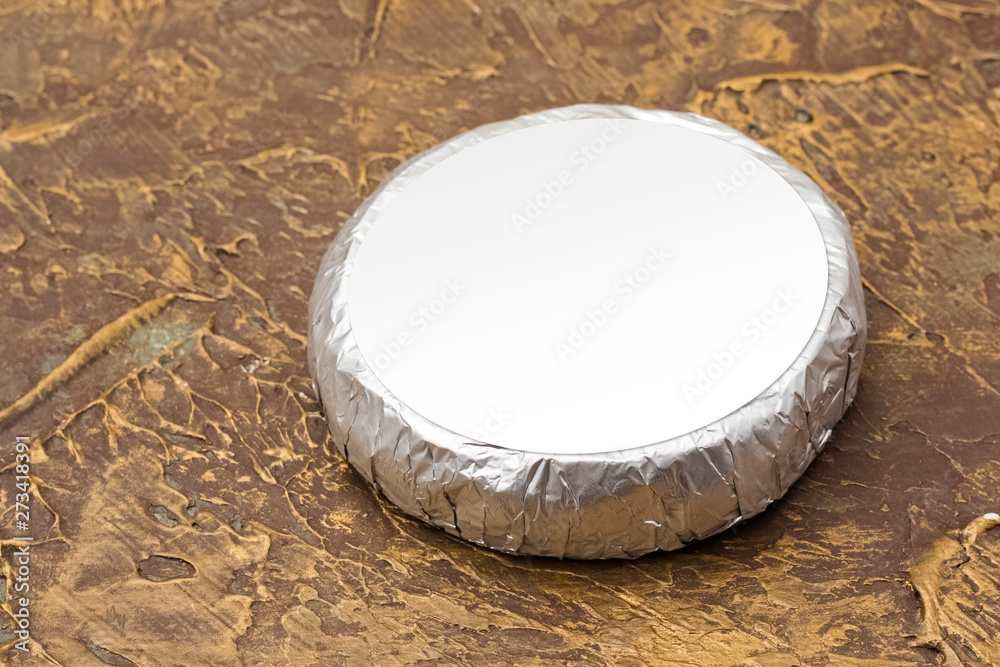 Cheese top hat in silver foil mockup. mockup for burger, butter and