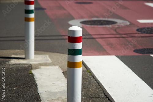 車止め 歩道のポール Stock 写真 Adobe Stock 車止め 歩道のポール Stock 写真 Adobe Stock