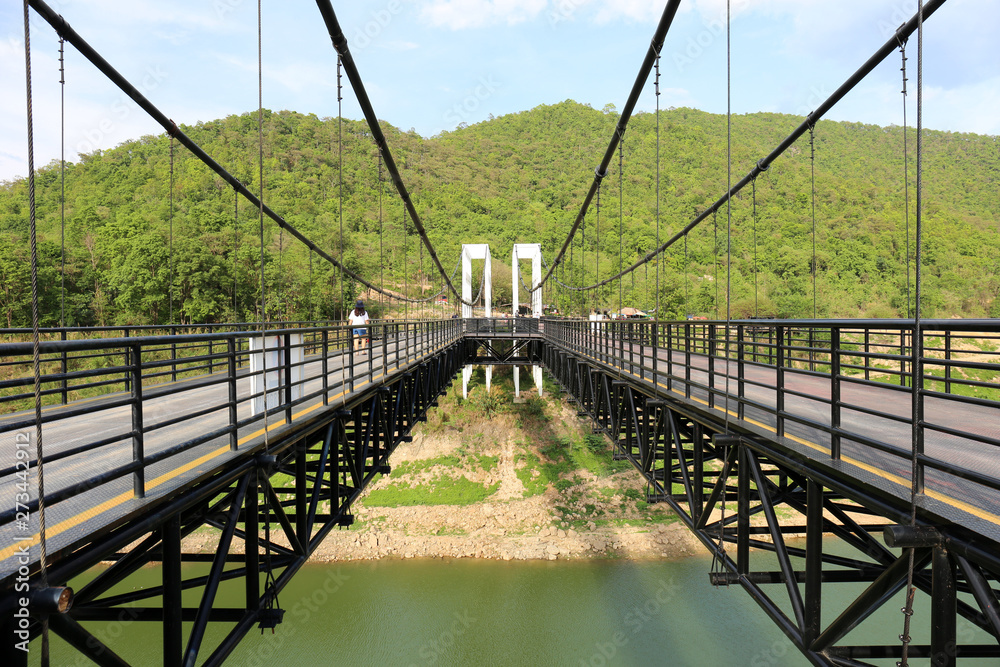 Obraz premium Mae Kuang Dam Suspension Bridge, Chiang Mai, Thailand.