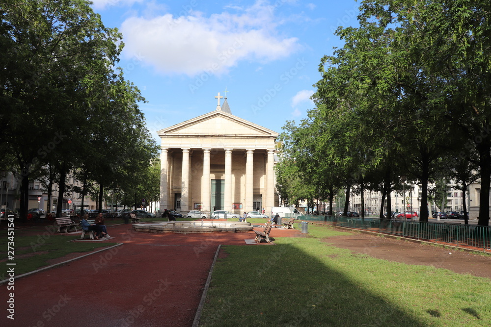 Obraz premium Ville de Lyon - Eglise Saint Pothin inaugurée en 1843 - Extérieur