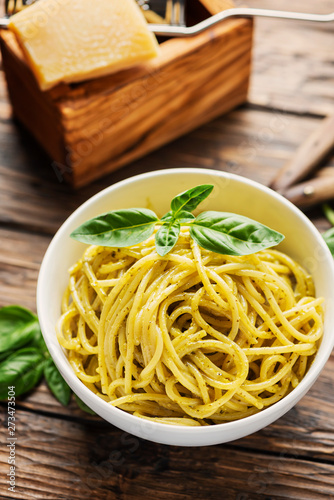 ligurian spaghetti with basil