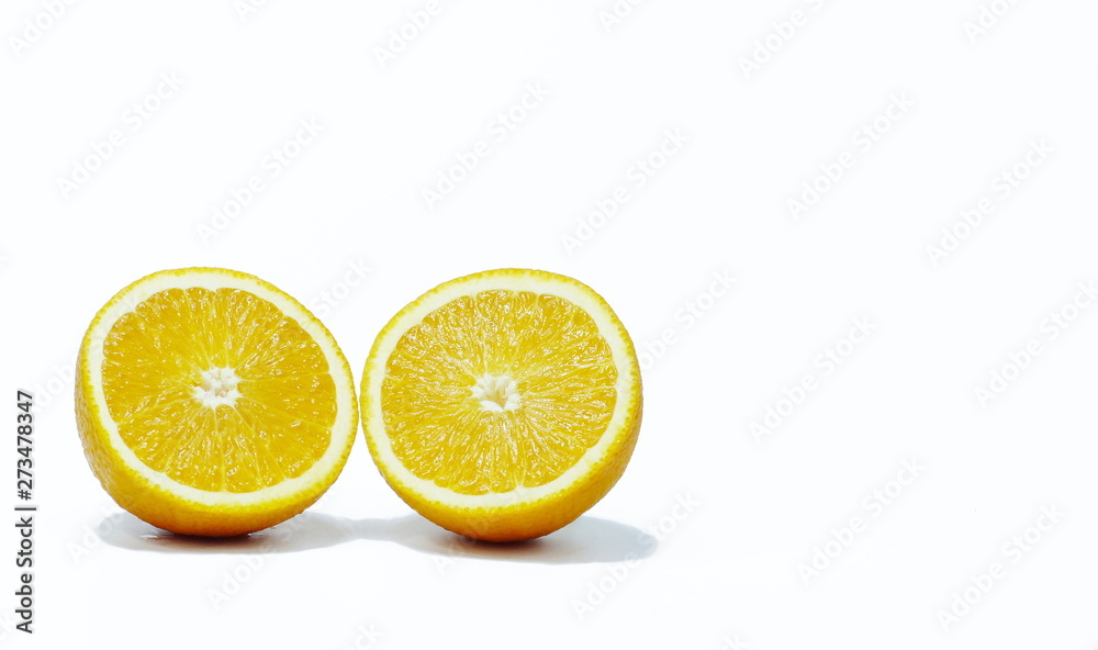 The sliced oranges and fruits are grouped into groups. The sliced oranges and fruits are grouped into groups.