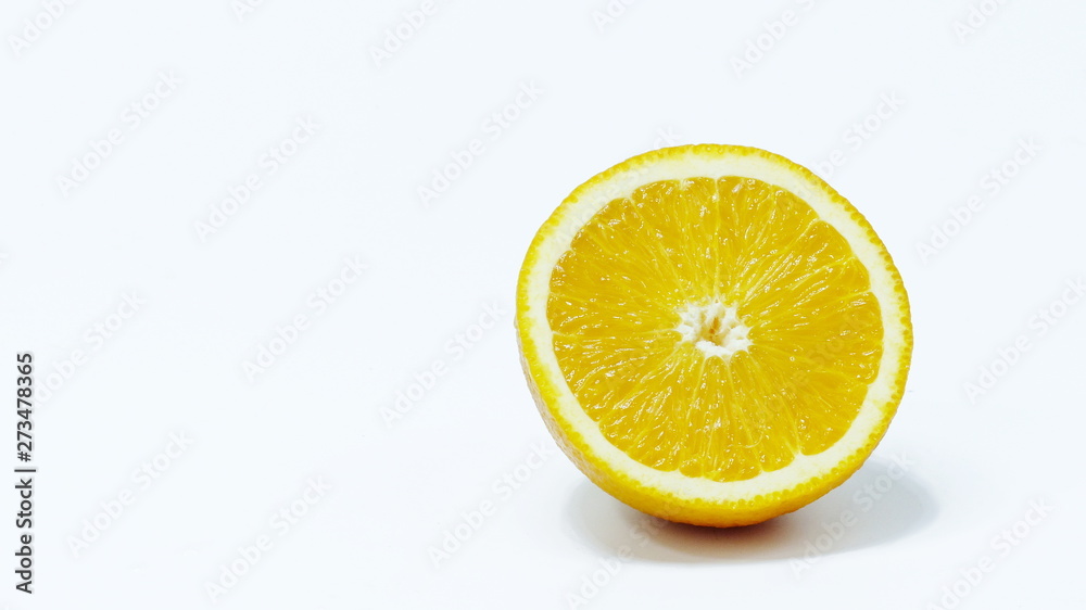 The sliced oranges and fruits are grouped into groups. The sliced oranges and fruits are grouped into groups.