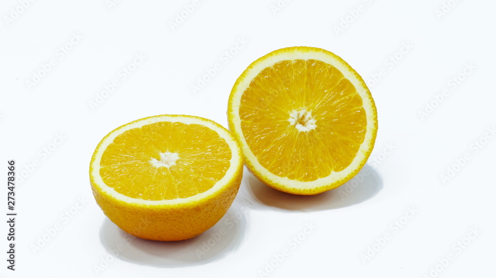 The sliced oranges and fruits are grouped into groups. The sliced oranges and fruits are grouped into groups.