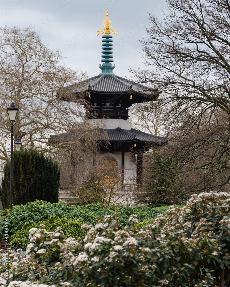 Fototapeta premium London - The London Peace Pagoda, Battersea Park - March 20, 2019