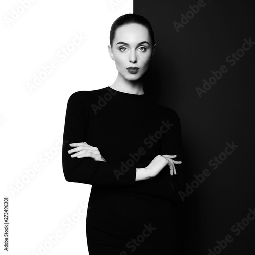 Elegant blode in geometric ...