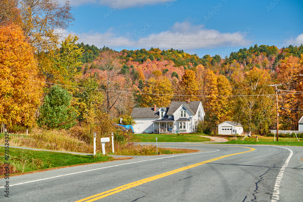 Fototapeta Highway at sunny autumn day in Vermont, USA