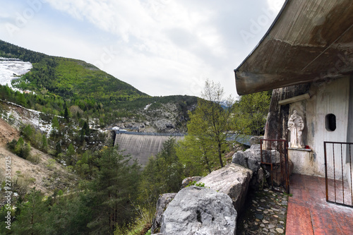 statue in Vajont Dam in Povince Belluno