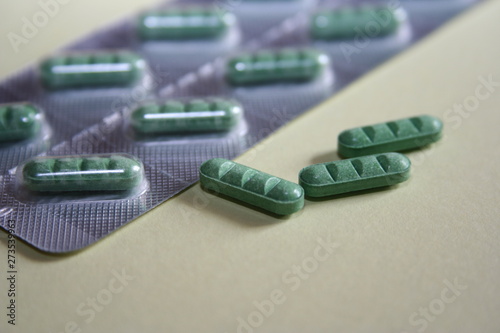 Fotografie Grüne Beruhigungstabletten, Bromazepam im Blister .