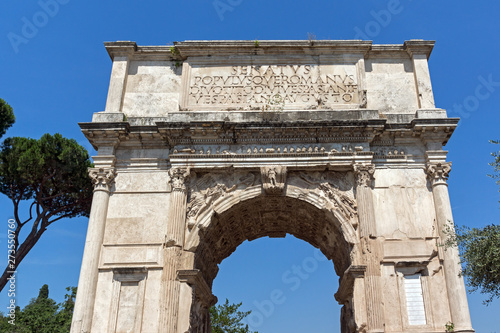 Obraz na plátně Arch of Titus in Roman Forum in city of Rome, Italy
