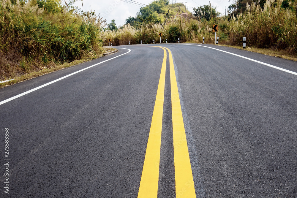 Traffic line on street.