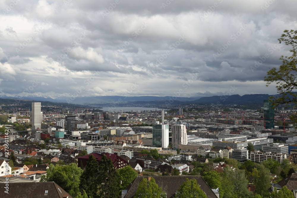 Panorama Blick vom Hönggerberg über Zürich, Schweiz