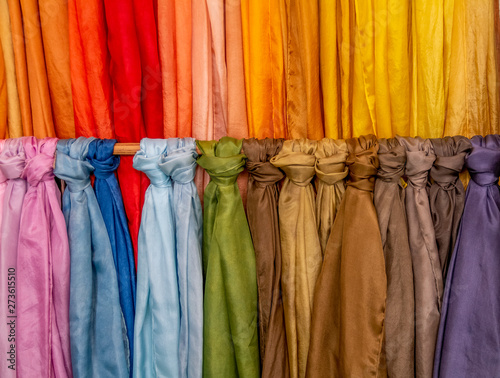 colorful fabrics © PRILL Mediendesign