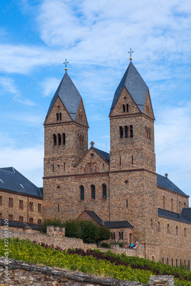 Die Abtei St. Hildegard bei Rüdesheim im Rhiengau Die Abtei St. Hildegard bei Rüdesheim im Rhiengau