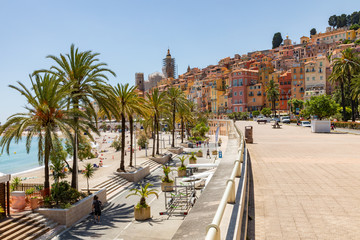 Fotobehang Nice Historische architectuur van Menton in Provence  © Curioso.Photography