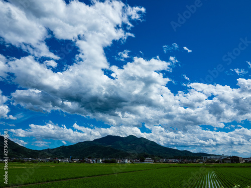 真壁側からの筑波山と雲 初夏青空 Stock 写真 Adobe Stock 真壁側からの筑波山と雲 初夏青空 Stock 写真 Adobe Stock