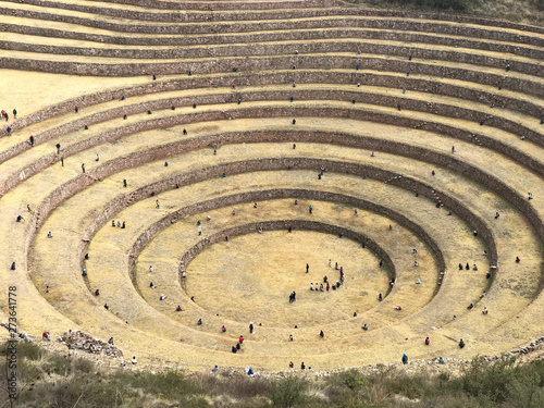 Moray é um sítio arqueológico no Peru, aproximadamente 50 km a noroeste de Cuzco, em um planalto a cerca de 3.500 metros e a oeste da vila de Maras. © Doglas