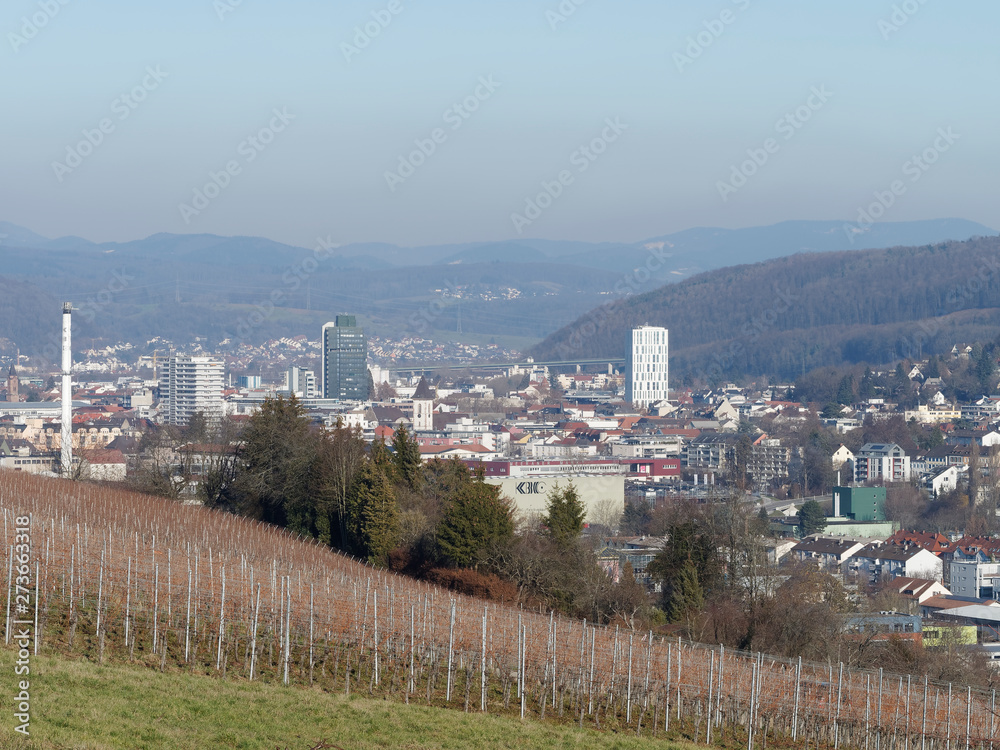 Lörrach, la vallée de la Wiese et les reliefs de Forêt-Noire vus depuis la colline de Tullingen