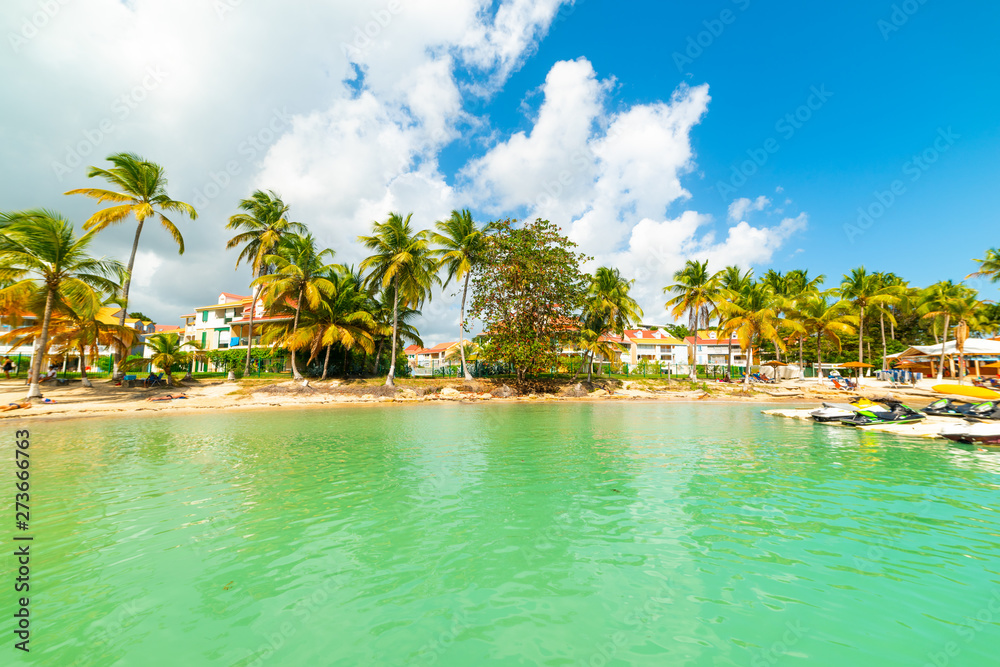 Obraz premium Turquoise sea in Bas du Fort beach in Guadeloupe