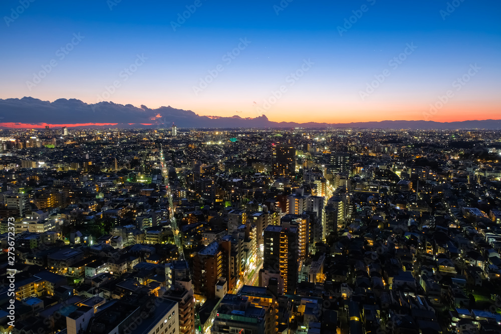 Obraz premium 三軒茶屋 スカイキャロット展望ロビー 夕方（西側）