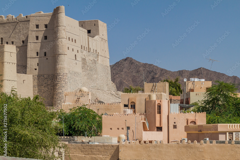 Local houses and Bahla Fort, Oman Local houses and Bahla Fort, Oman