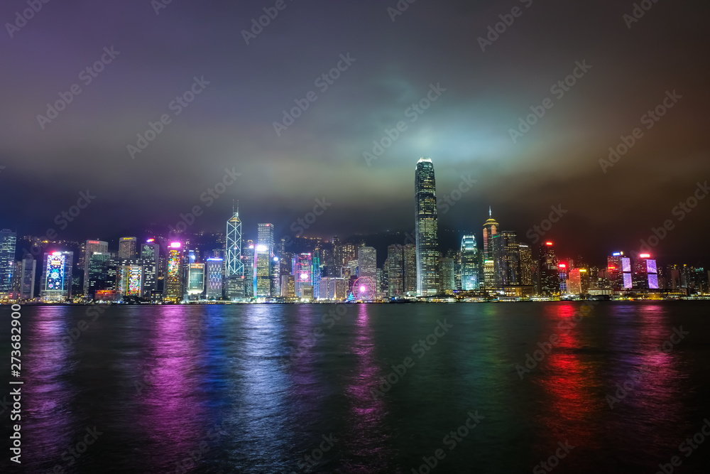 香港 ビクトリアハーバー 夜景 曇天