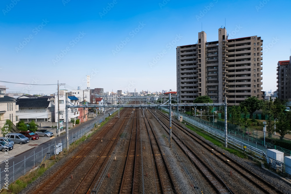 蕨市 線路と街並み