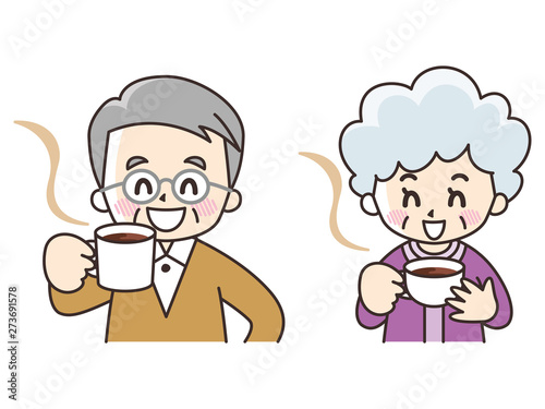 コーヒーを飲むシニア世代