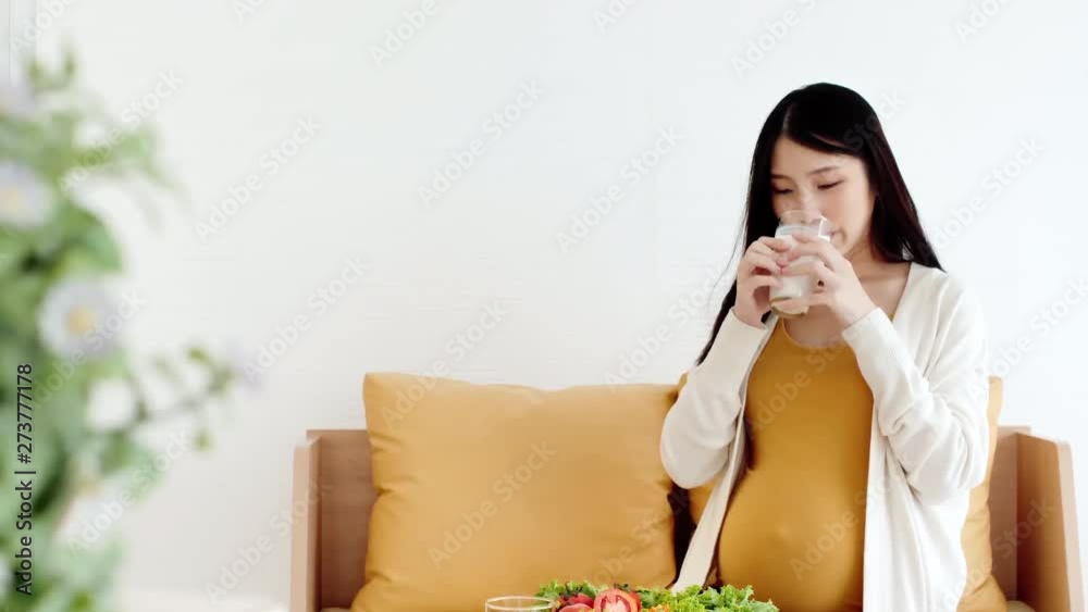 Drinking pasteurized milk Useful to Asian mothers who are pregnant And helps as a nutrient for the baby in the womb Should drink every day in the right amount to help increase calcium for mothers