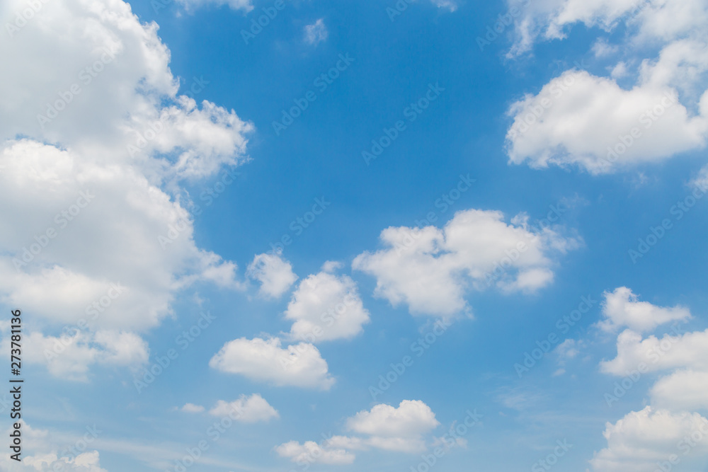 Naklejka premium blue sky and clouds
