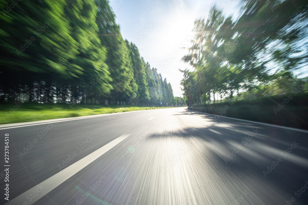 Obraz premium driving on highway