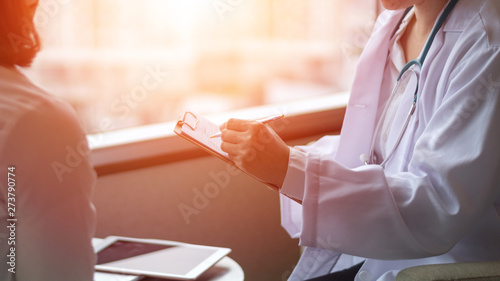 Quadro su tela Doctors and patient healthcare concept