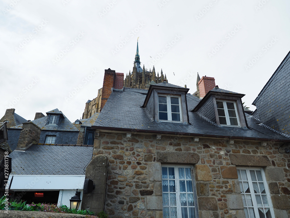 Obraz premium Mont Saint-Michel of France. Travelers want to see it once.