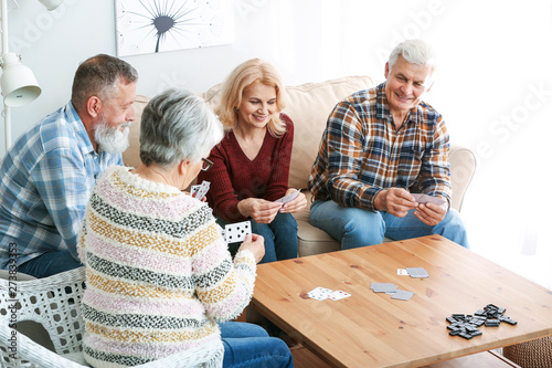 Happy senior people spendin...