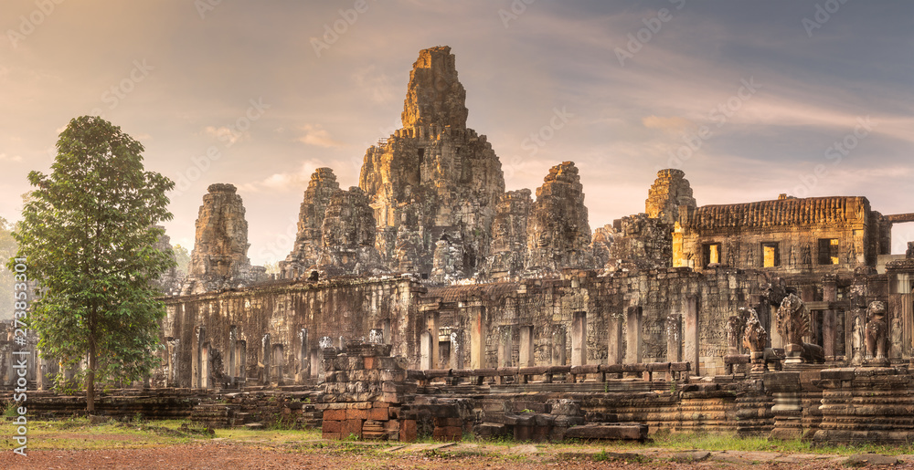 Fototapeta premium Ancient temple Bayon Angkor Siem Reap, Cambodia
