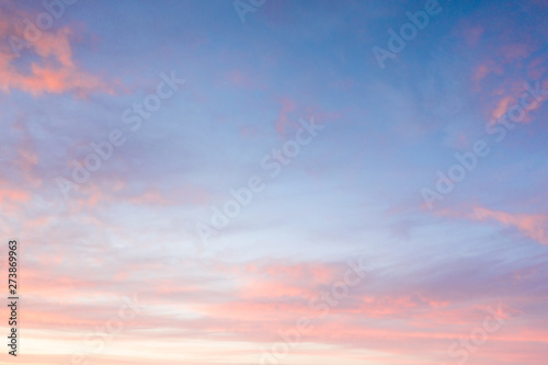 Canvas Print Beautiful sunset clouds in pink colors