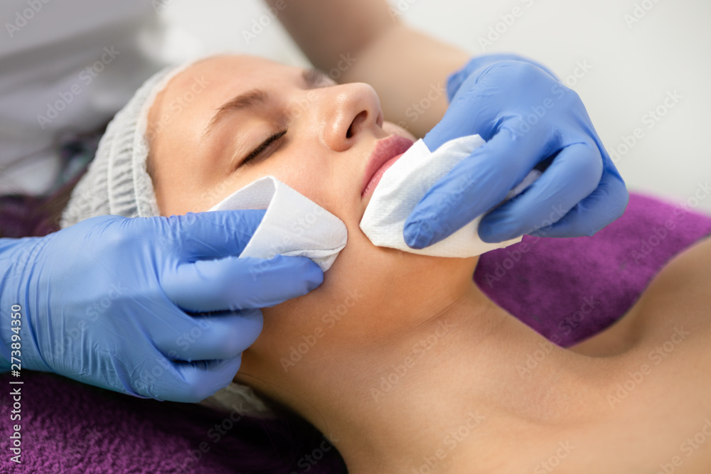 Naklejka premium Face cleansing