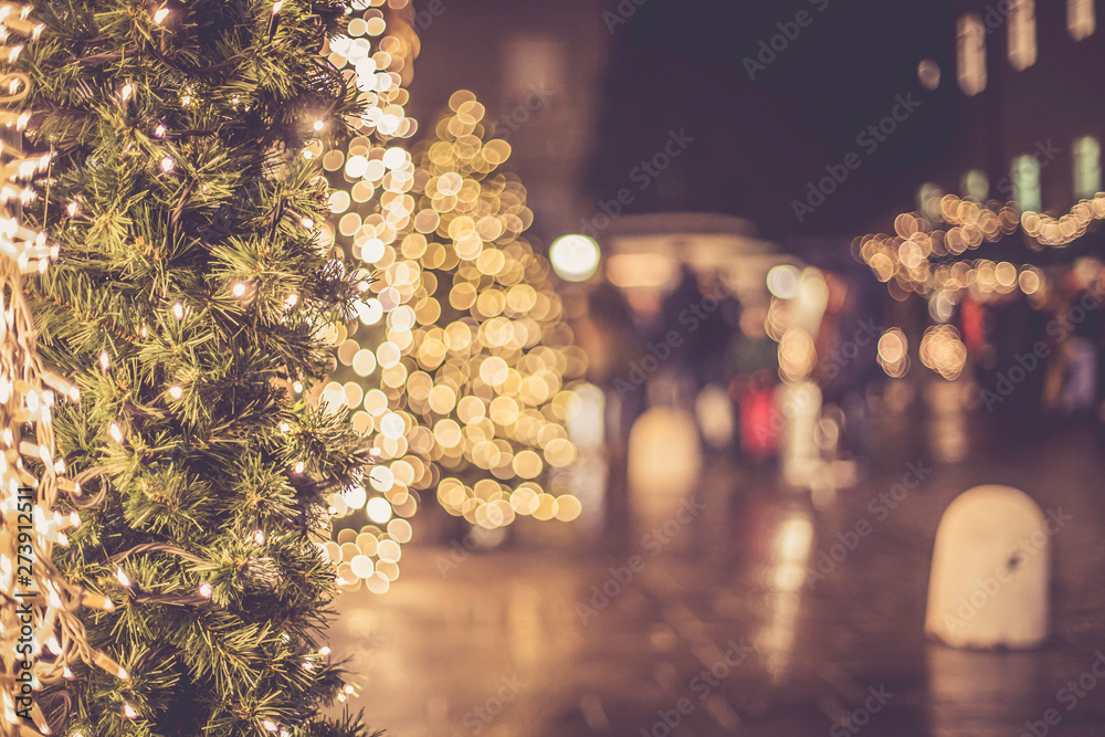Magical Christmas time: Enjoying the Christmas market in Salzburg - obrazy, fototapety, plakaty 