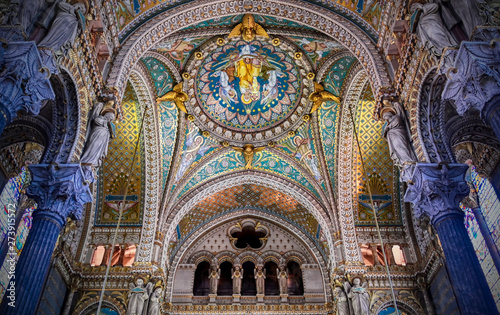 Obraz na płótnie LYON, FRANCE - JUNE 13, 2019 : The Basilica Notre Dame de Fourviere, built between 1872 and 1884, located in Lyon, France. w salonie