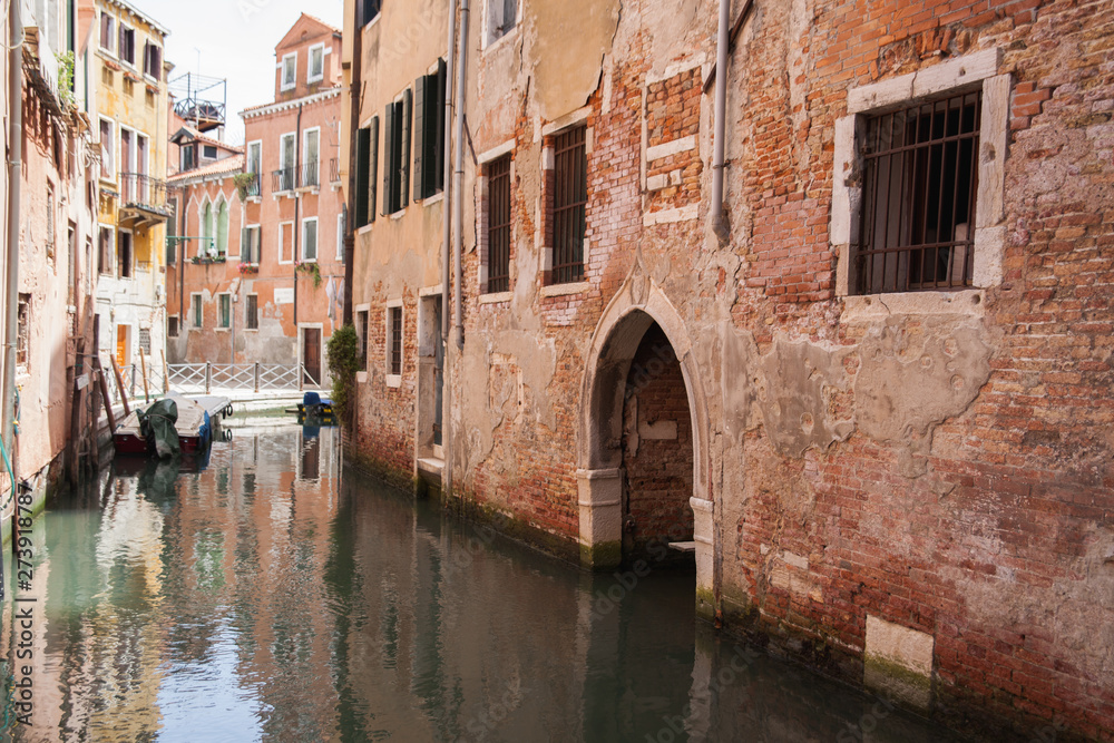 Antiguo canal de Venecia 