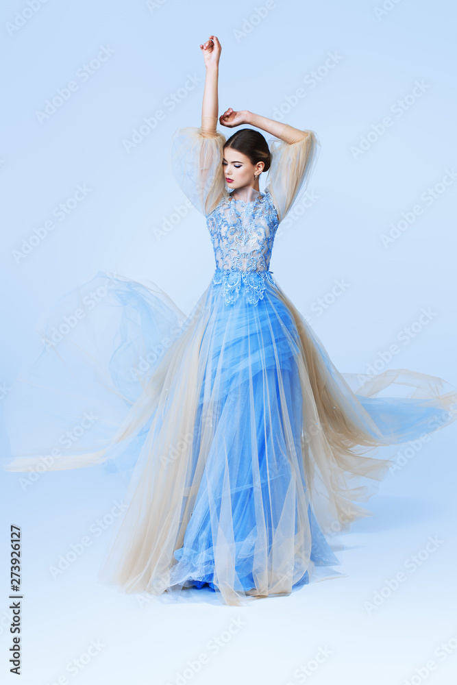 Fototapeta premium long wedding dress