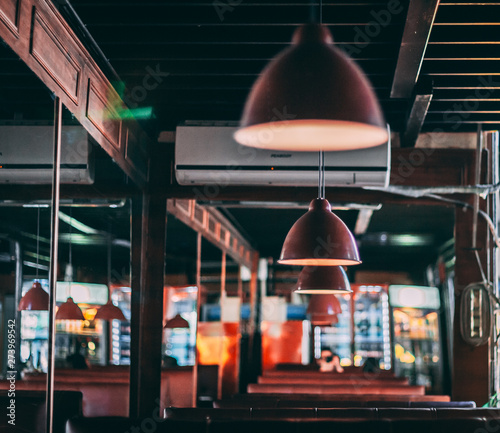 Fotografía luces de un restaurante