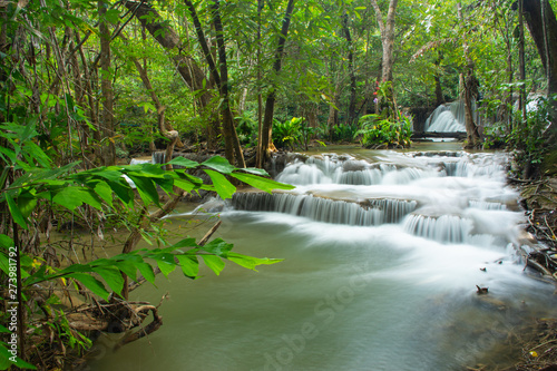 Fototapeta Naklejka Na Ścianę i Meble -  Huai Mae Kamin beautiful waterfalls