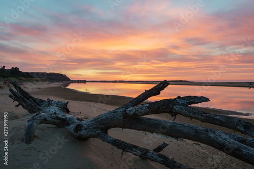 Morgenrot am Snowy River bei Marlo in Australien