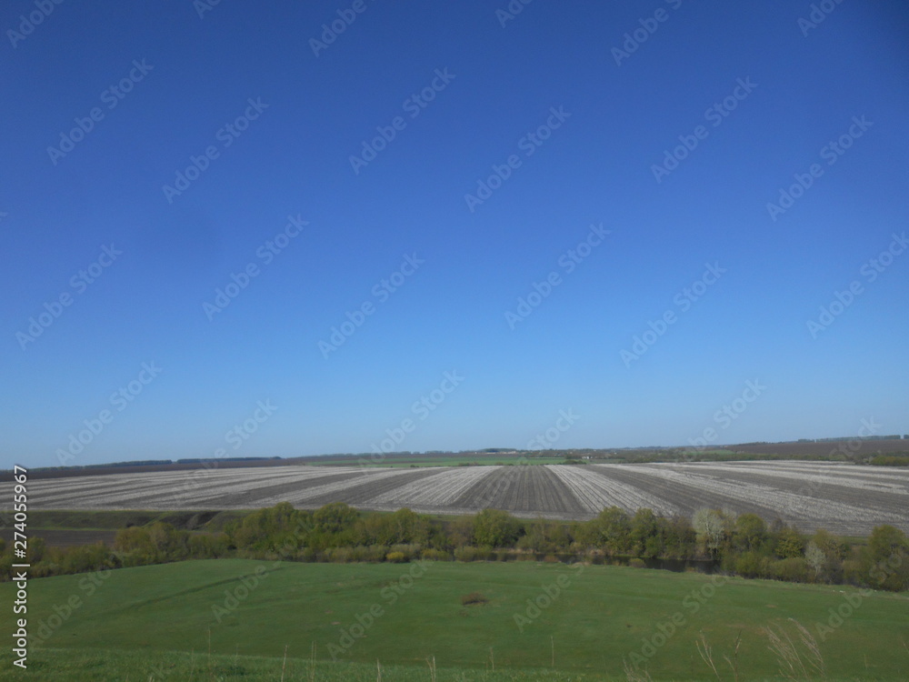 Obraz premium landscape with blue sky and clouds